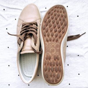🔶 Ecco sneakers in taupe / pink leather EUC size 9 🔶